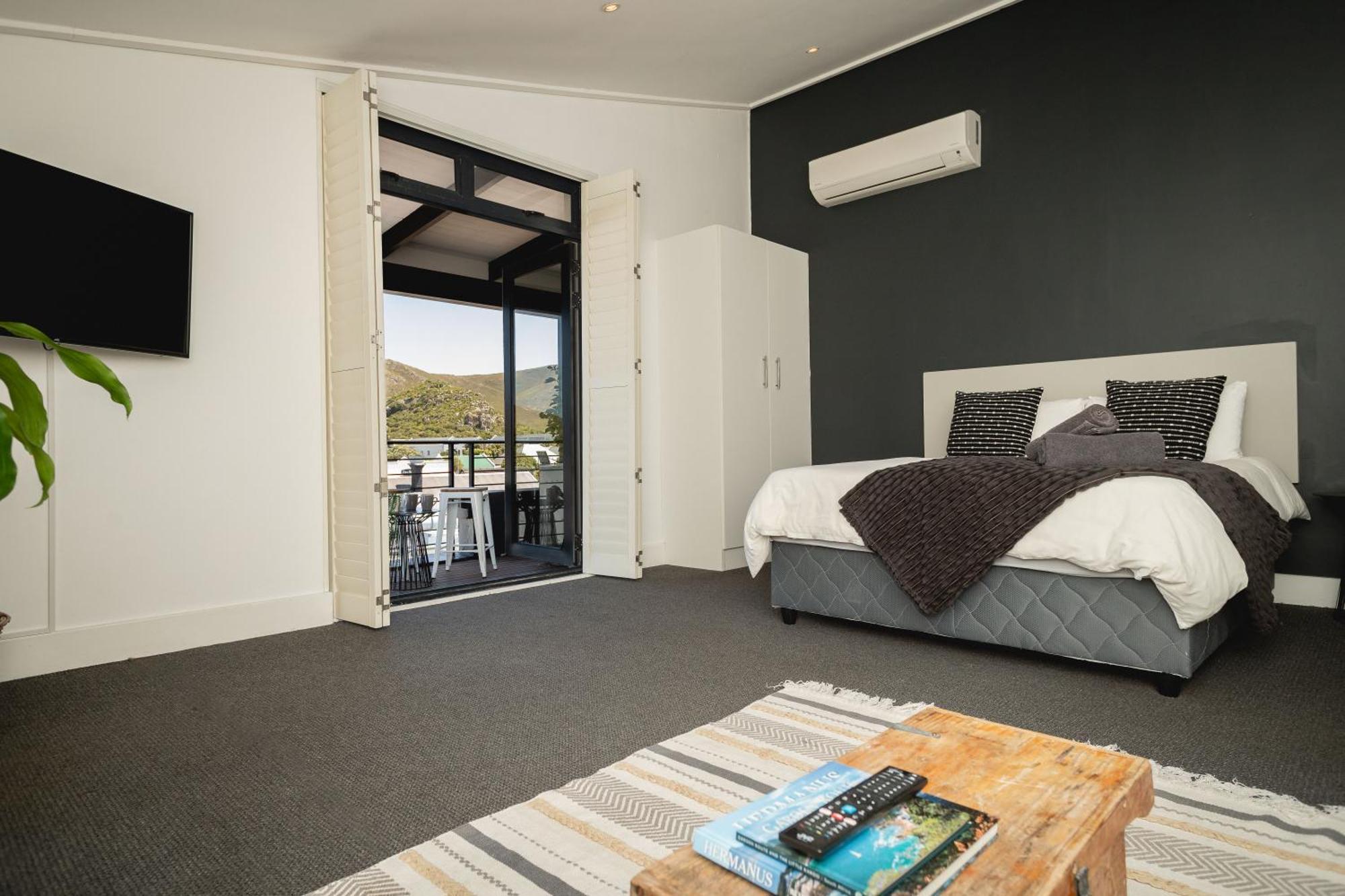 Central Mountain View Apartment, Hermanus Waterfront Екстериор снимка